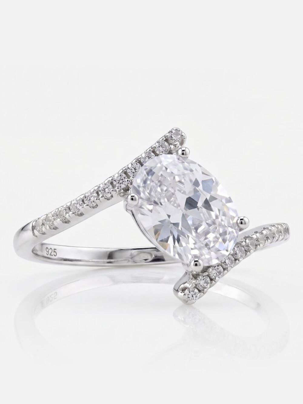 Classic oval cut gemstone ring, 925 Sterling Silver
